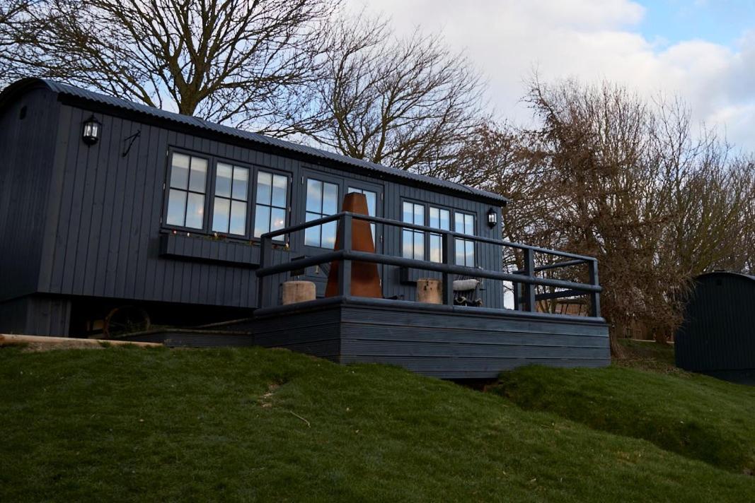 Hog Deer Creek - At Port Lympne Reserve Exterior photo